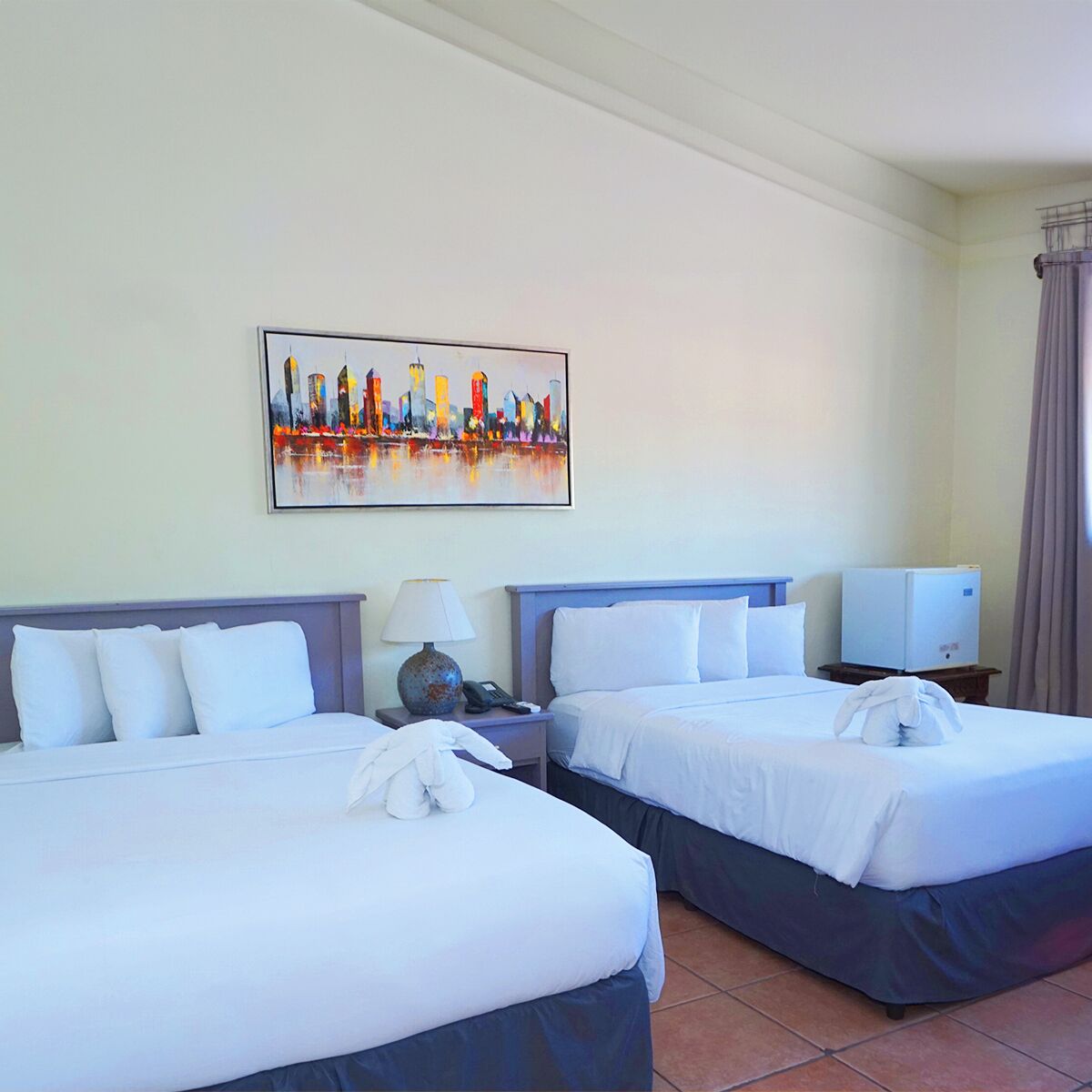 Family Room | Daunenbettdecken, Zimmersafe, Schreibtisch, Bügeleisen/Bügelbrett