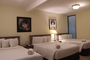 Down comforters, in-room safe, desk, iron/ironing board - Morrison Hotel San Salvador (San Salvador)