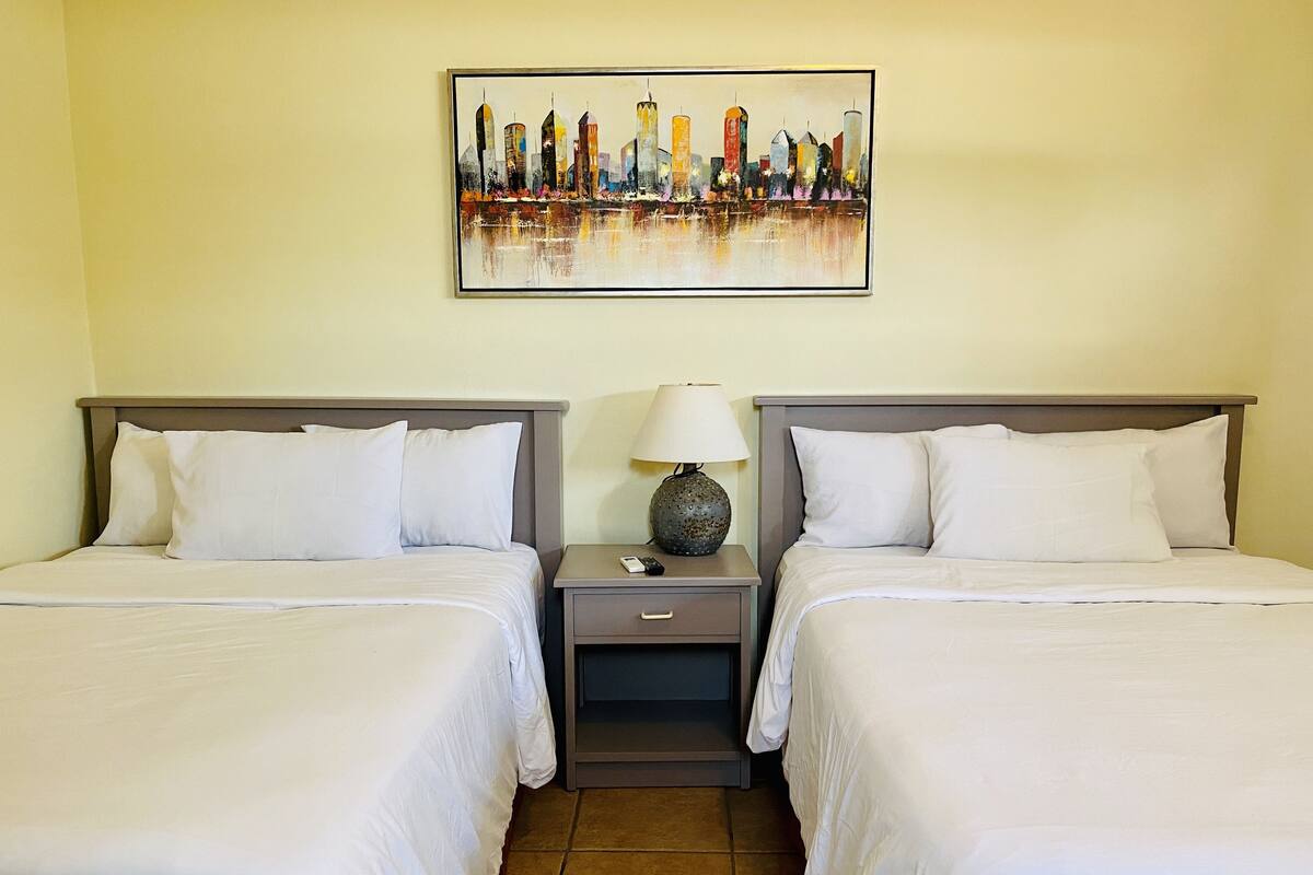 Family Room | ผ้านวมขนเป็ด, ตู้นิรภัยในห้องพัก, โต๊ะทำงาน, เตารีด/โต๊ะรีดผ้า