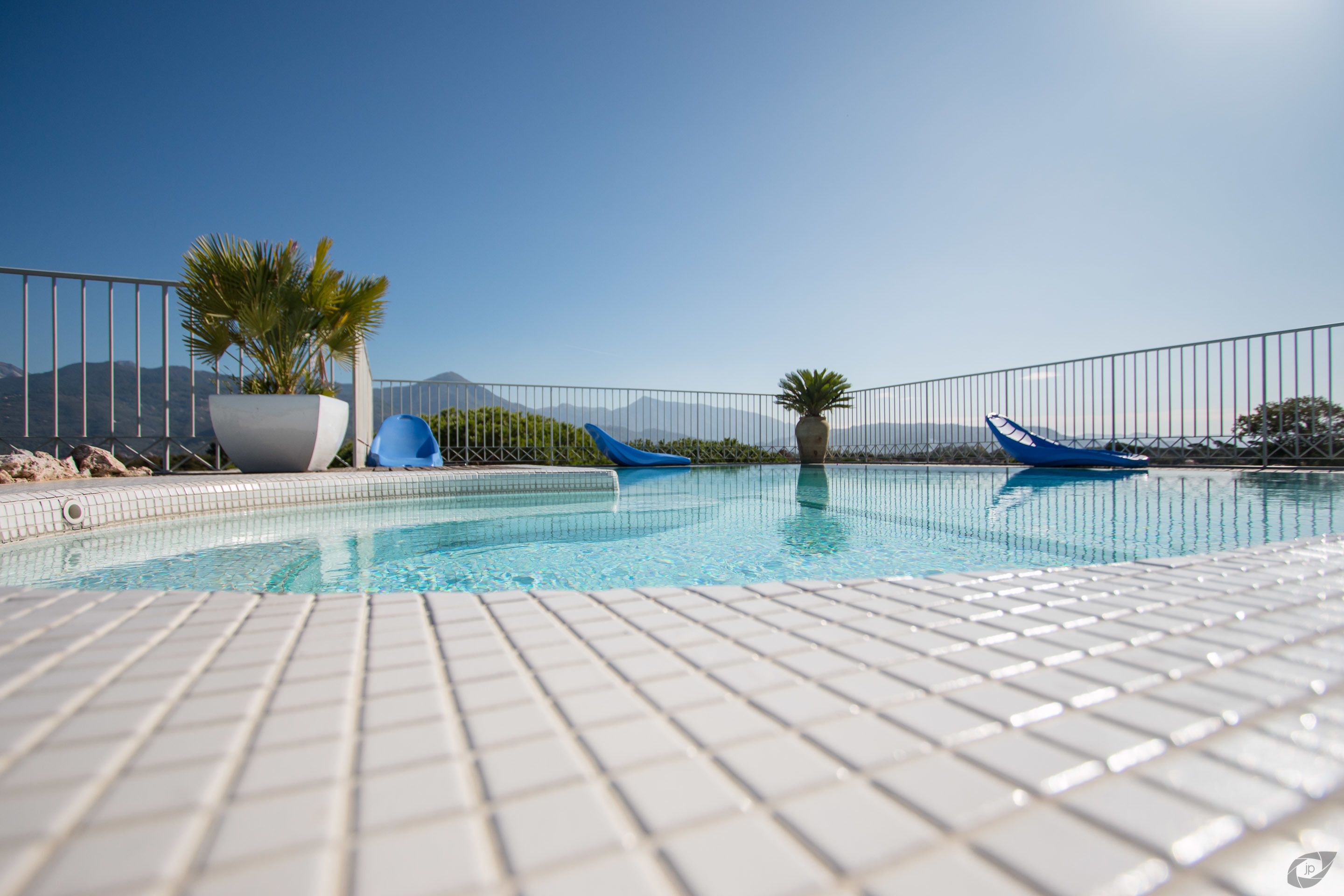 Außenpool, geöffnet von 08:00 Uhr bis 20:00 Uhr, Liegestühle