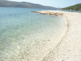 Una playa cerca