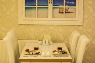 Desayuno bufé gratuito y diario