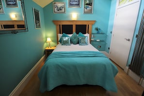 Quarto casal | Cofres nos quartos, individualmente decorados