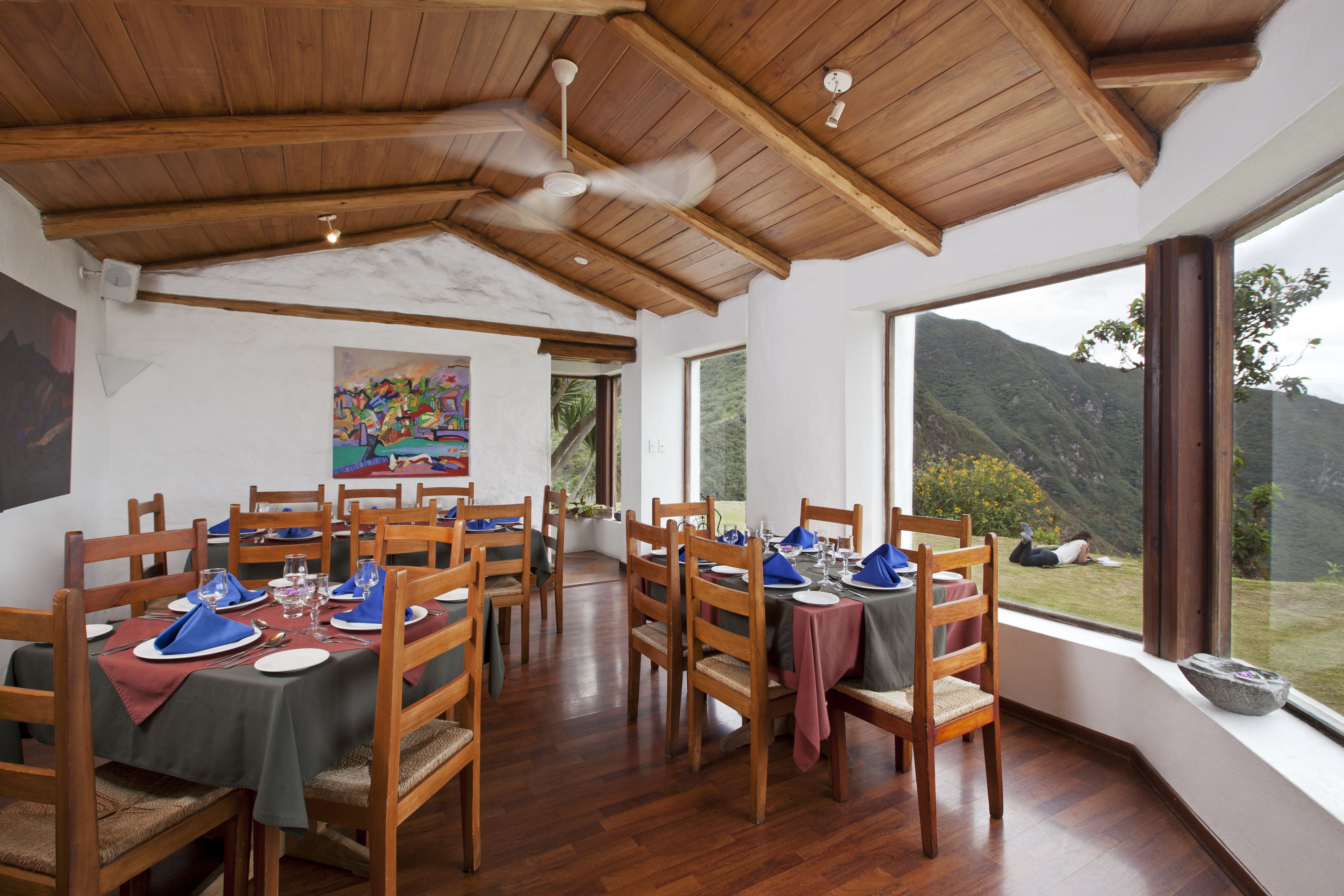 breakfast, lunch and dinner served