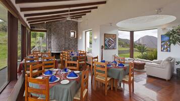 Se sirven desayunos, almuerzos y cenas