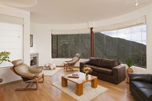Living room - Hotel El Crater (San Antonio de Pichincha)