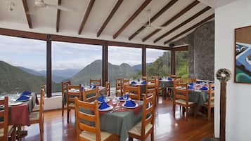 Café da manhã, almoço e jantar
