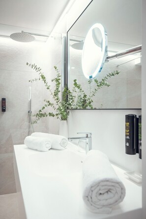 Junior Suite, Balcony, Mountain View | Bathroom - Ganis Resort (Nova Ponente)