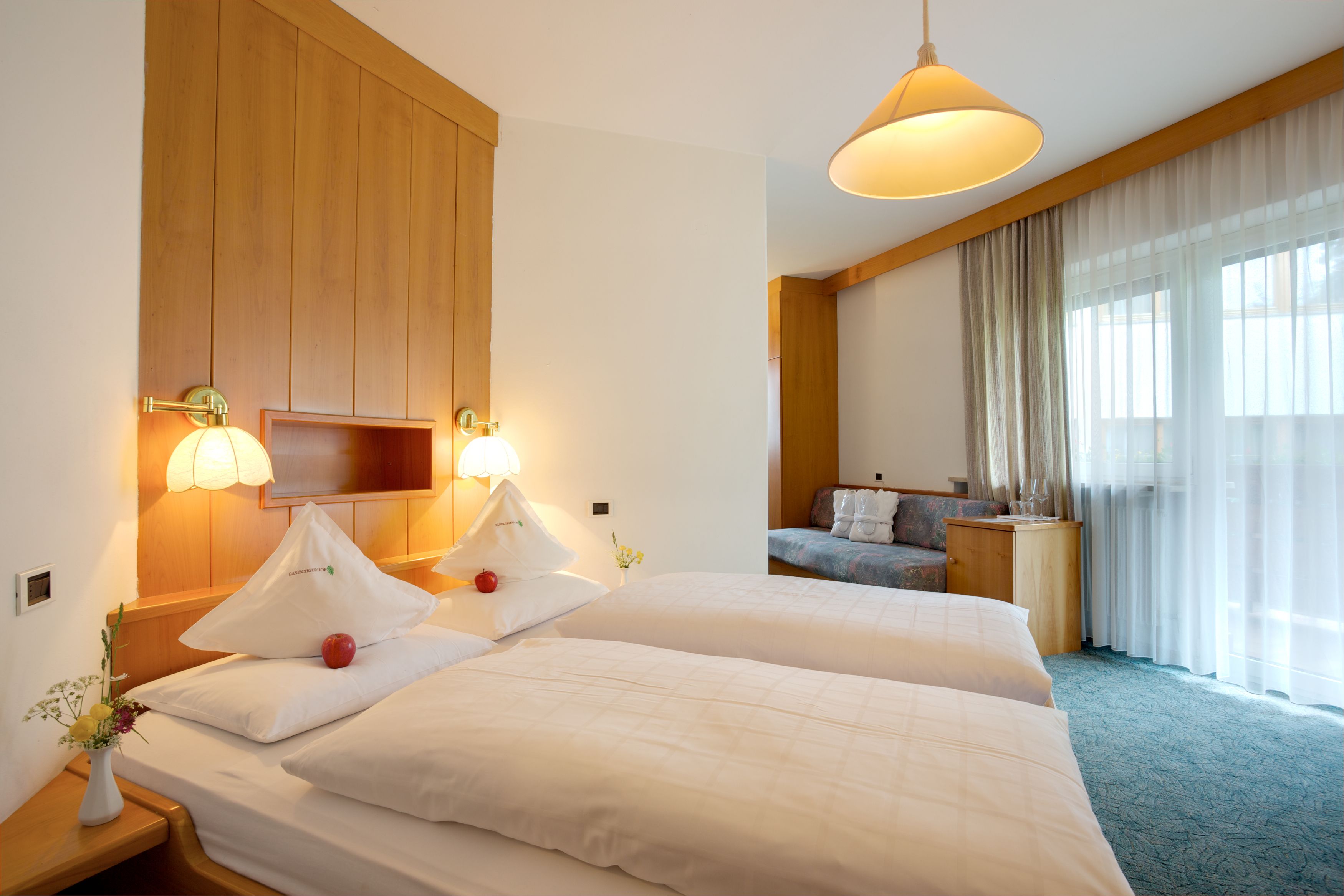standard room (reggelberg) | 1 bedroom, hypo-allergenic bedding, down duvets, minibar
