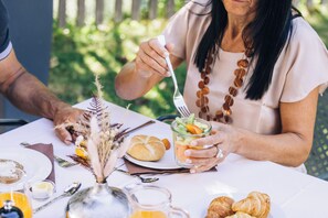Komplett frokost er inkludert hver dag