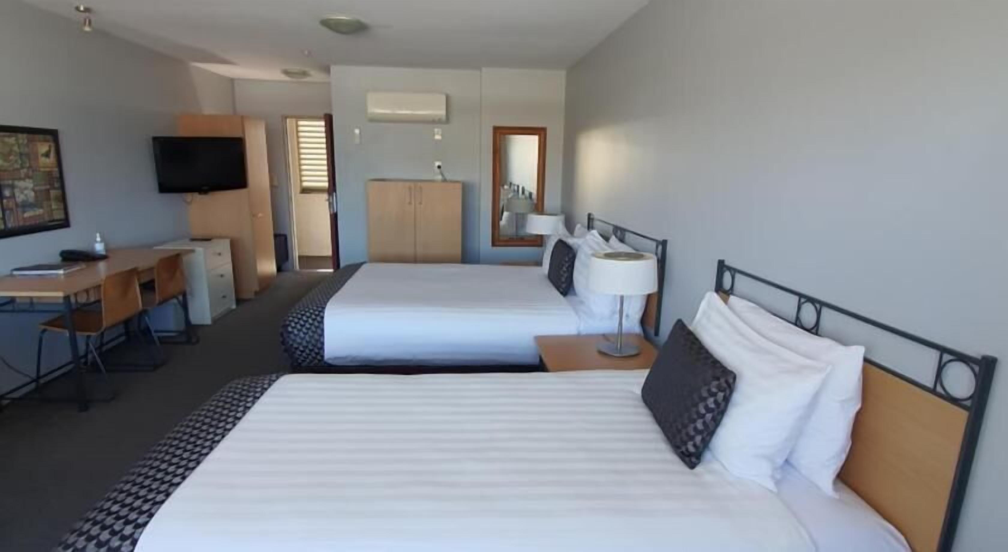 In-room safe, desk, iron/ironing board, free WiFi