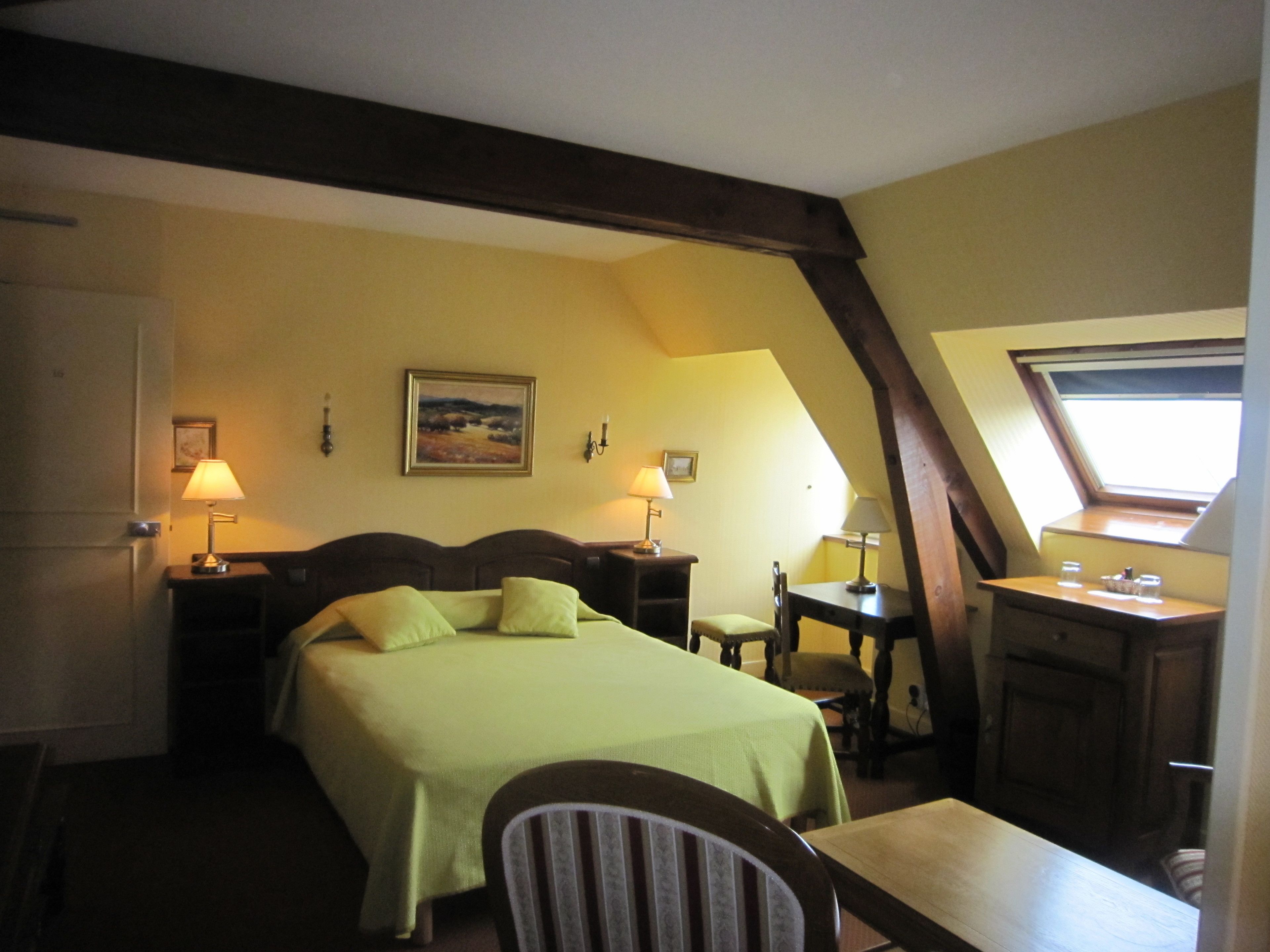 comfort double room | in-room safe, desk, free wifi