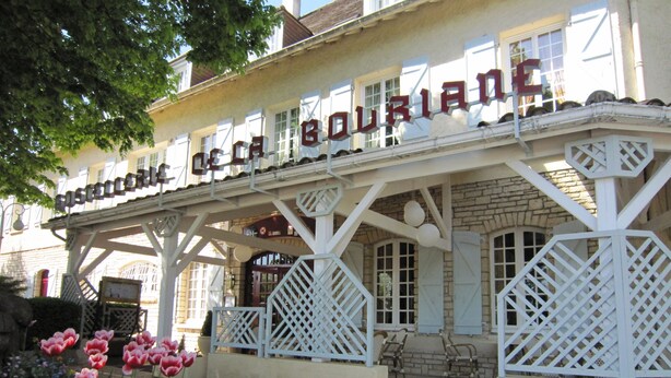 A building with a sign reading "Hotel de Bourgogne". - Hostellerie de la Bouriane (Gourdon)