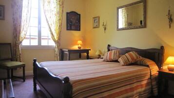 Chambre Double Standard | Coffres-forts dans les chambres, bureau, Wi-Fi gratuit