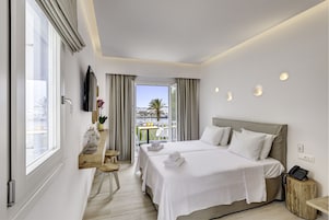 Camera Deluxe con letto matrimoniale o 2 letti singoli | Una cassaforte in camera, Wi-Fi gratuito, lenzuola