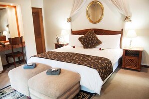 Deluxe Room | In-room safe, desk, iron/ironing board, free WiFi - Brooklyn Guesthouses (Pretoria)