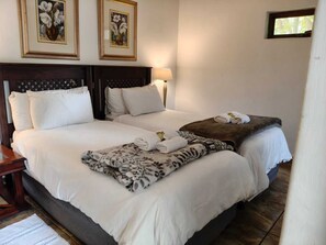 Chambre Standard | Coffre-fort, bureau, fer et planche Ă repasser, accĂšs au Wi-Fi (inclus)