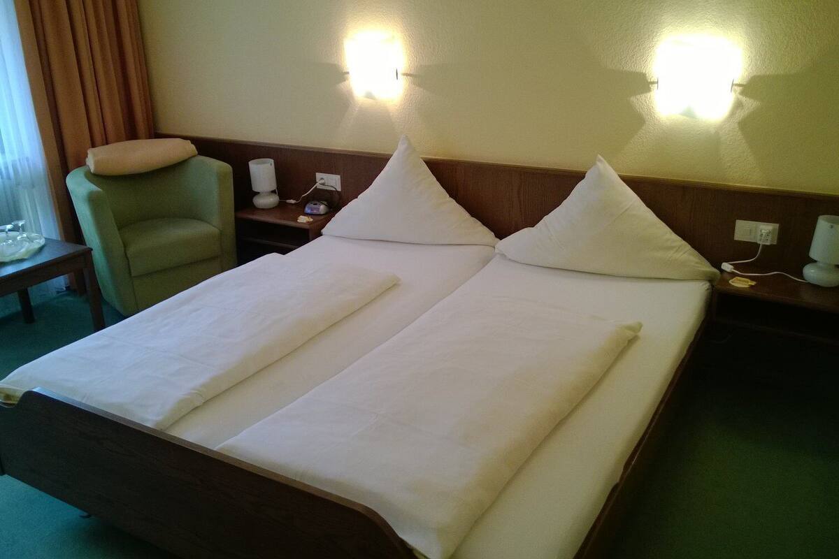 double room | in-room safe, desk, laptop workspace, iron/ironing board