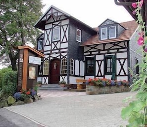 Exterior - Landhotel Vierjahreszeiten (Bad Koenigshofen I. Grabfeld)