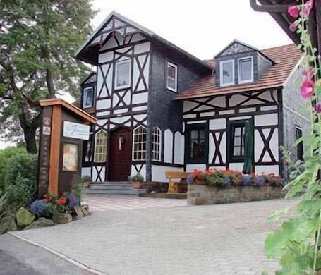 Exterior. Landhotel Vierjahreszeiten