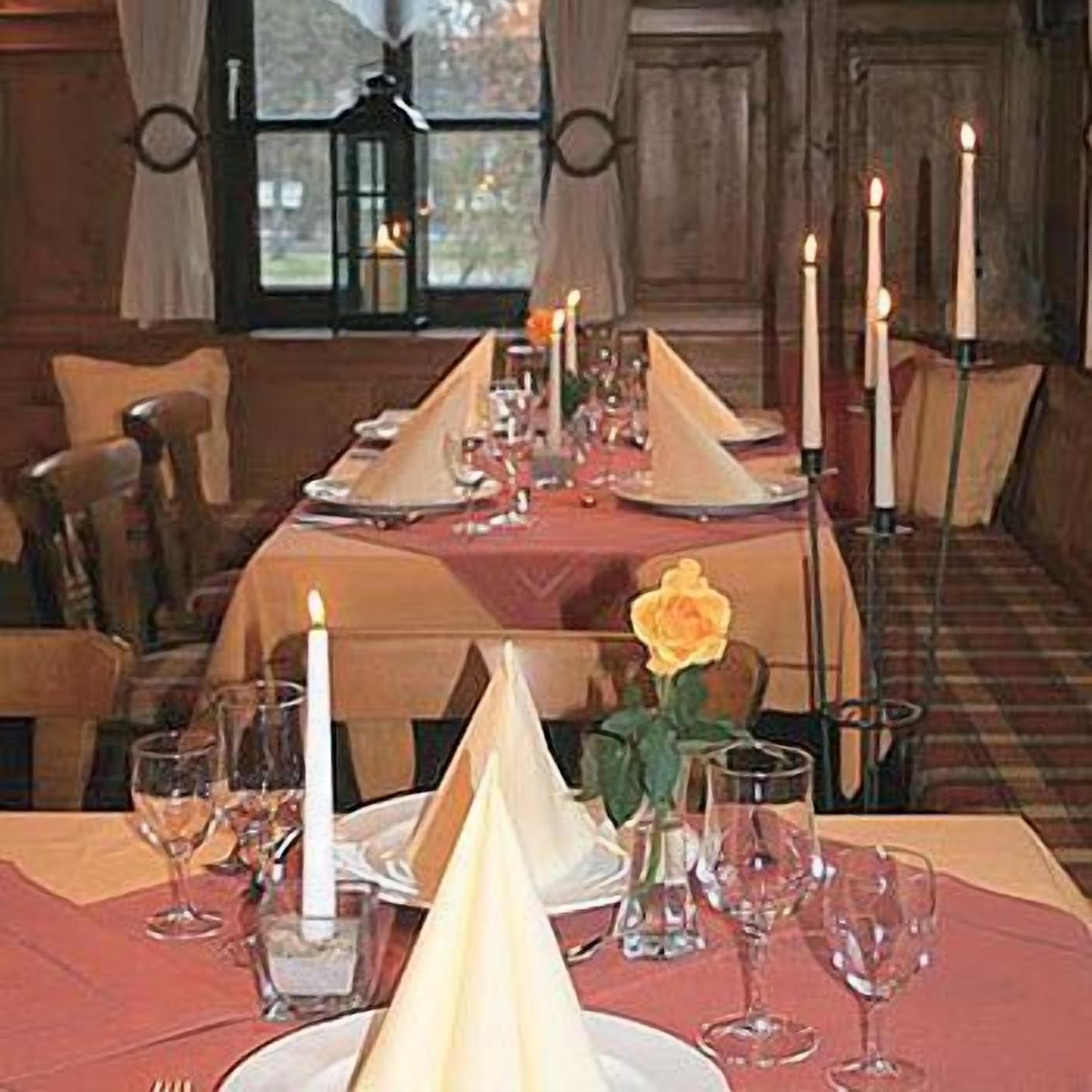 lunch and dinner served