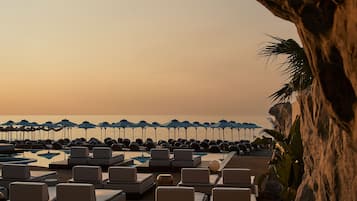 Cave Oasis Seafront Suite with Private Pool & Indoor Hydromassage Bathtub | 1 bedroom, premium bedding, minibar, in-room safe