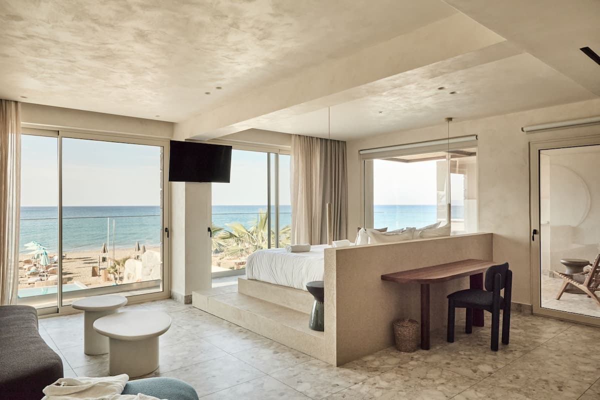 Horizon Grand Suite Sea View with Outdoor Hydromassage Bathtub