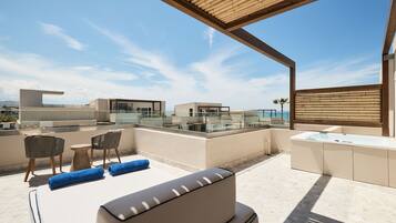 Loft Bliss Suite Sea View with Outdoor Hydromassage Bathtub | Terrace/patio