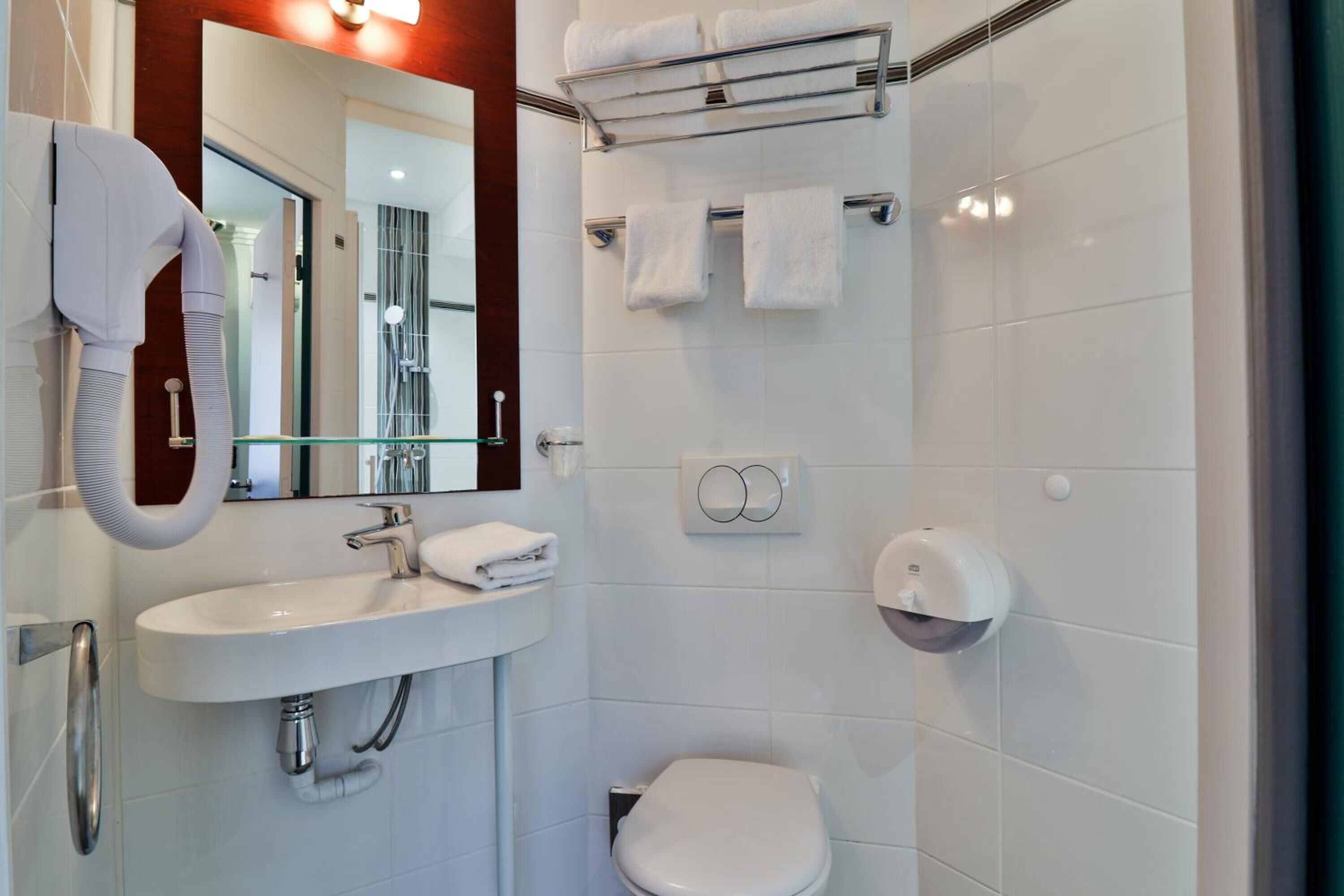 traditional double room, balcony | bathroom | shower, free toiletries, hair dryer, towels