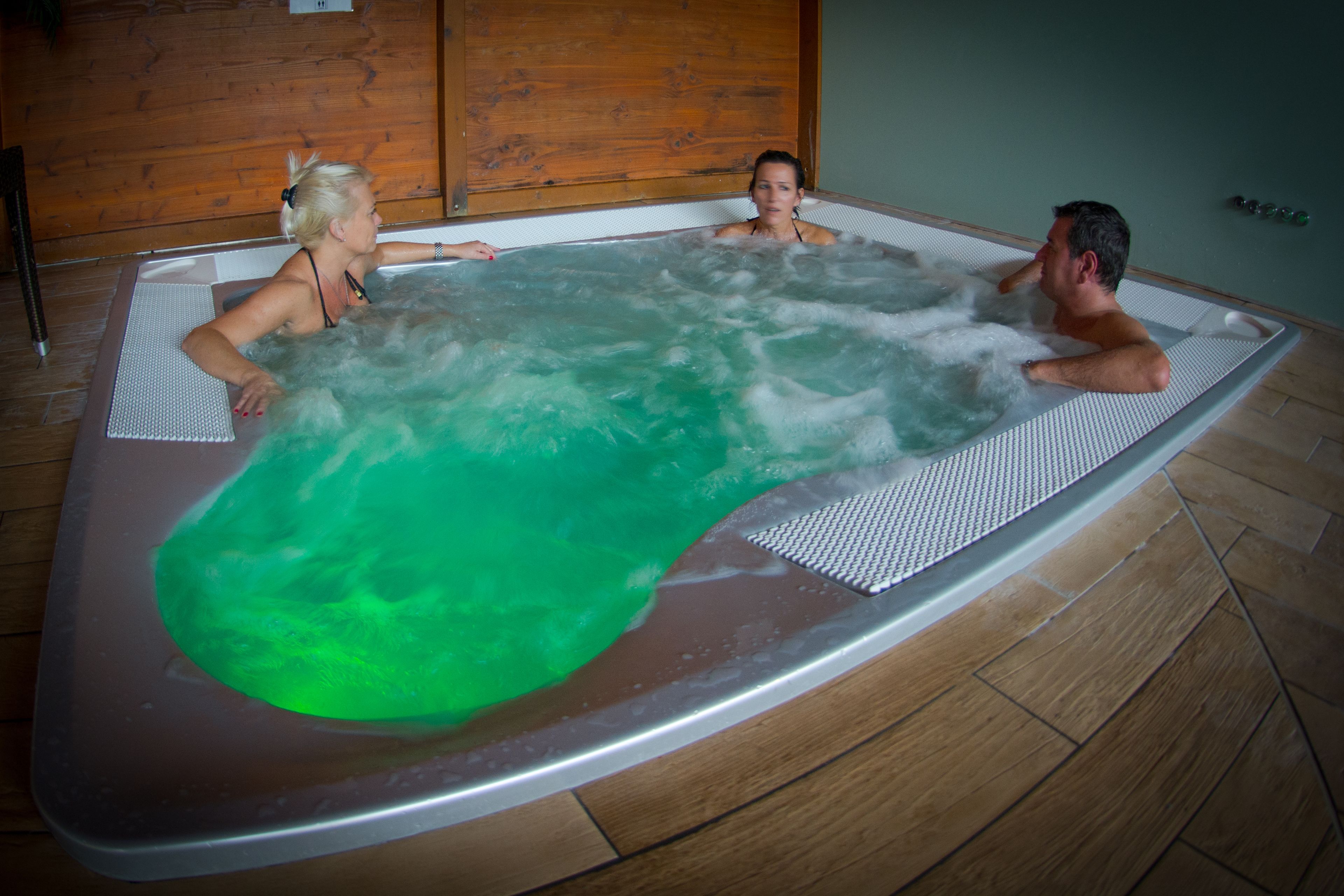 indoor pool, open 10:00 am to 10:00 pm, pool loungers