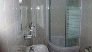 Bathroom sink - Fortuna (Budapest)