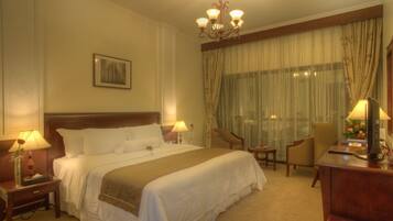 Apartment, 1 Bedroom | In-room safe, desk, free WiFi, bed sheets