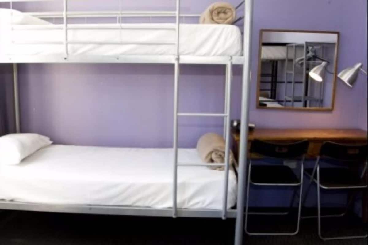 Verdunkelungsvorhänge, kostenloses WLAN, Bettwäsche