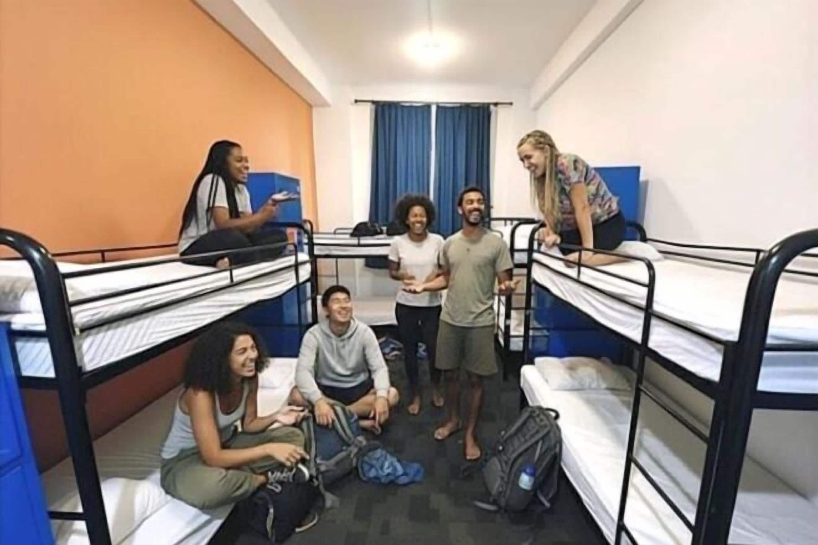 Màn/rèm cản sáng, truy cập Internet không dây miễn phí, bộ trải giường 