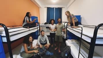 8 Share Dorm - Mixed, Shared Bathroom (Age 18-40)