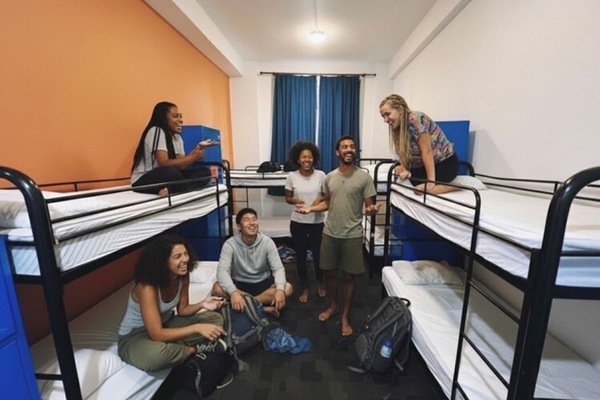 Dormitório compartilhado, em dormitório misto, banheiro compartilhado (Age 18-40) | Cortinas blackout, Wi-Fi de cortesia, roupa de cama