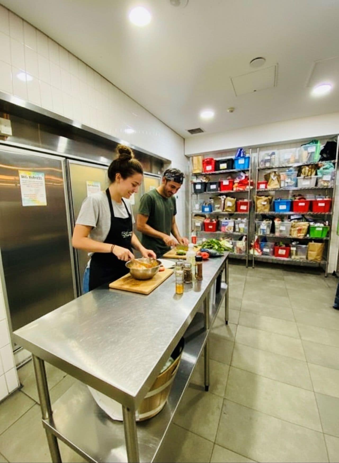 Refrigerador, microondas, placa de cocina, tostadora