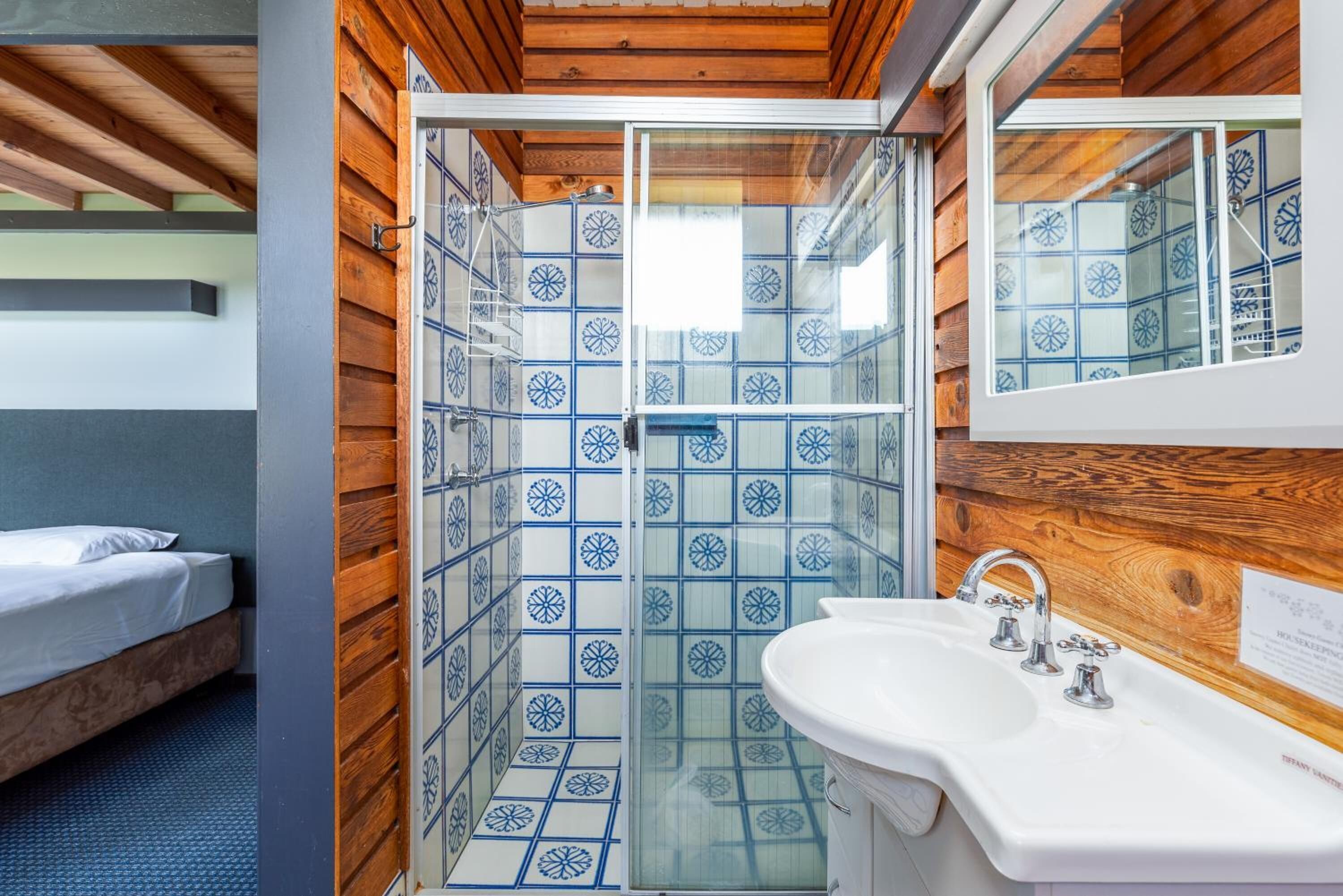 double or twin room | bathroom | shower, free toiletries, hair dryer, towels