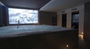 Indoor spa tub - La Posada de Paco (Nijar)