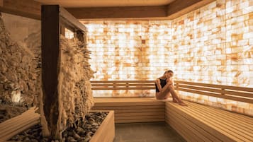 Sauna, hot tub, steam room, hot springs/mineral springs
