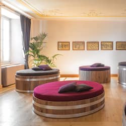 Sauna, hot tub, steam room, hot springs/mineral springs