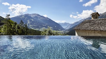 5 piscine coperte, piscina all'aperto