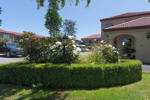 Exterior - Lorenzo Motor Lodge (Christchurch)