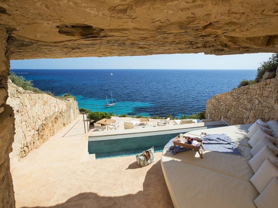 Double Room, Private Pool, Sea View | Egyptian cotton sheets, premium bedding, Select Comfort beds, minibar