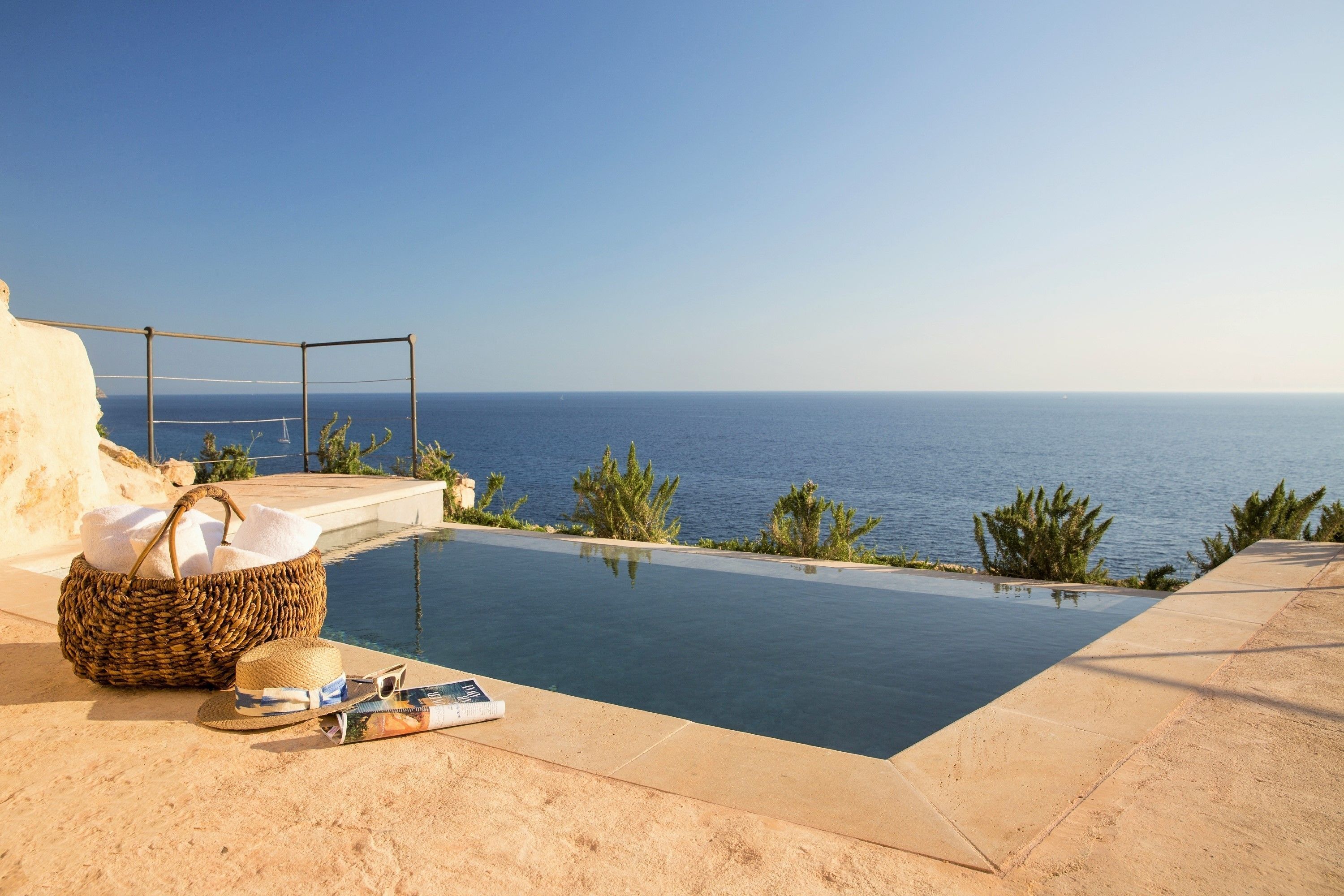 Double Room, Private Pool, Sea View | Egyptian cotton sheets, premium bedding, Select Comfort beds, minibar