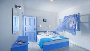 Standard Room | Pillow-top beds, iron/ironing board (on request), free WiFi - Amelie Santorini Hotel (Santorini)