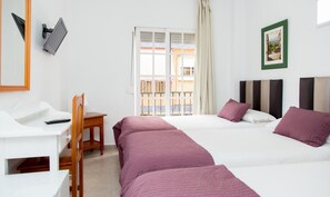 Triple Room | Pillowtop beds, in-room safe, desk, iron/ironing board - Hotel Marbella (Fuengirola)