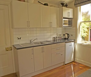 City Cottage | Perkhidmatan bilik - tempat makan