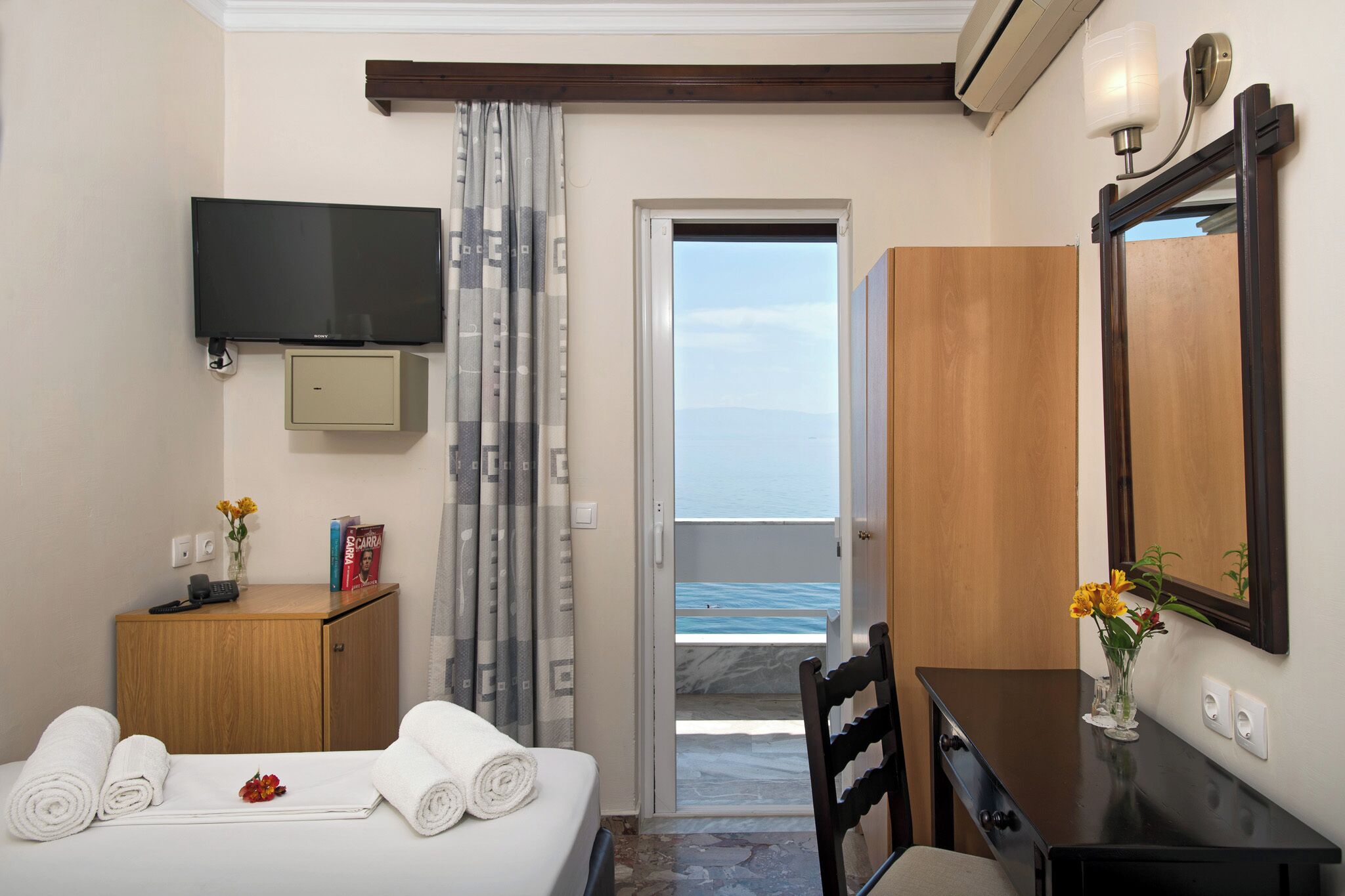 Habitació individual clàssica, vistes al mar | Caixa forta a l'habitació, wifi gratuïta i roba de llit 