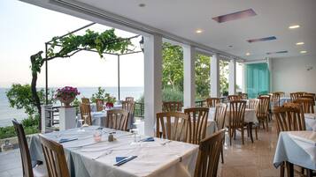 Colazione a buffet inclusa, servita tutte le mattine